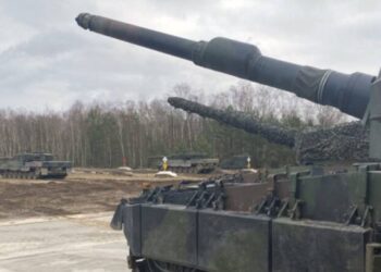 W Warszawie na poligonie wojskowym doszło do eksplozji: rannych zostało dwóch cywilów, którzy wtargnęli na teren obiektu. Ich stan jest ciężki, trwa śledztwo.