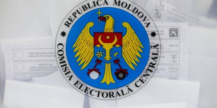 Rosja stara się wpłynąć na wybory w Mołdawii za pośrednictwem pseudoobserwatorów o wątpliwej przeszłości, powiązanych z Kremlem i fałszywymi referendami.