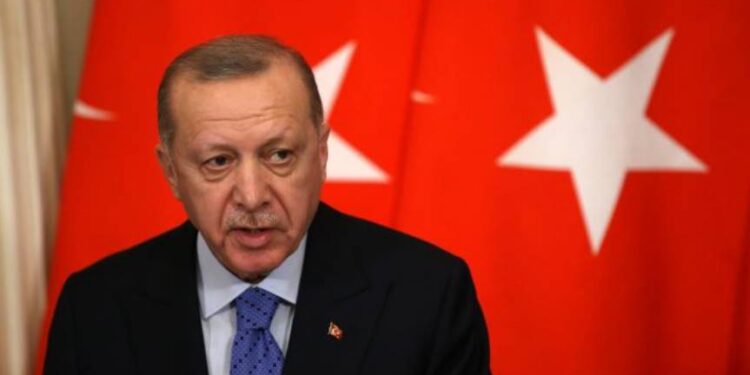 Turcja ogłosiła gotowość do zorganizowania spotkania Donalda Trumpa i Władimira Putina po fiasku rozmów w Budapeszcie — poinformował Recep Tayyip Erdoğan.