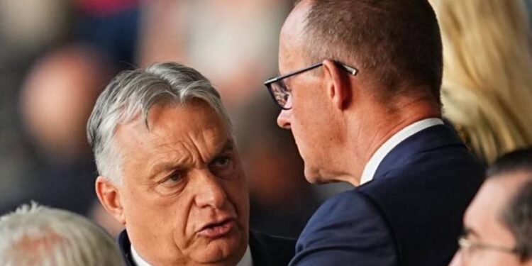 Merz i Orbán pokłócili się na szczycie UE w Kopenhadze: niemiecki kanclerz oskarżył węgierskiego premiera o zerwanie negocjacji dotyczących bezpieczeństwa i Ukrainy.
