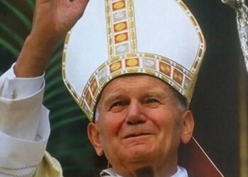 16 października w Polsce obchodzony jest Dzień Papieża Jana Pawła II – na cześć Karola Wojtyły, pierwszego polskiego papieża, który zmienił historię XX wieku.