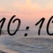 Dowiedz się, co oznacza godzina 10:10 na zegarze, dlaczego często widzimy lustrzane liczby i jakie znaczenie ma ta symbolika w numerologii oraz psychologii.