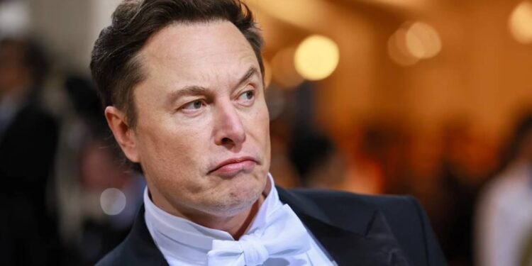 Elon Musk został pierwszym dolarowym bilionerem po IPO SpaceX: firma pozyskała 75 mld dolarów, a jego majątek przekroczył 1,1 bln dolarów dzięki udziałom w SpaceX, Tesli, X i xAI.