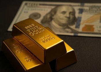 Ceny złota i srebra osiągnęły rekordy: złoto ponad 5500 USD, srebro prawie 120 USD, analitycy przewidują dalsze wsparcie rynku w 2026 roku.