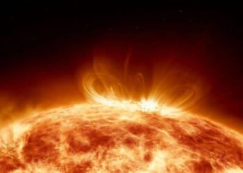 Prognoza burz magnetycznych na 12 grudnia 2025 roku: oczekiwana intensywność, wpływ na zdrowie osób meteowrażliwych, jak przygotować się do geomagnetycznych wahań oraz jak mierzy się aktywność magnetyczną.