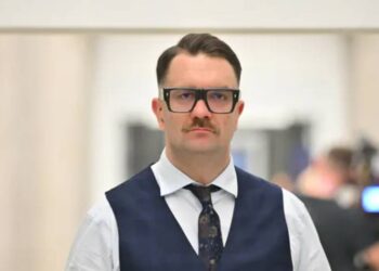 Poseł PiS Łukasz Mejza przyznał się do przekroczenia prędkości, zrzekł się immunitetu i przeprosił po incydencie na trasie S3.