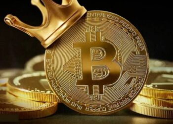 Bitcoin 5 października pobił historyczny rekord — kurs przekroczył 125 245 USD, napędzany popytem ze strony inwestorów instytucjonalnych oraz napływem kapitału do funduszy kryptowalutowych.