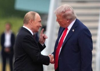 Stany Zjednoczone przygotowały nowy pakiet sankcji przeciwko Rosji, lecz oczekują kroków ze strony Unii Europejskiej. Pakiet obejmuje ograniczenia dla sektora bankowego oraz infrastruktury naftowej Federacji Rosyjskiej