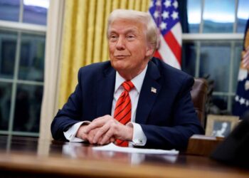 Trump podpisał ustawę o tymczasowym finansowaniu rządu, kończąc 43-dniowy shutdown, który dotknął setki tysięcy pracowników federalnych.