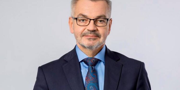W Petersburgu zaatakowano ambasadora Polski Krzysztofa Krajewskiego podczas wizyty na polskiej mszy. Dyplomata nie odniósł poważnych obrażeń.