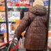 Dwa sklepy Biedronki będą otwarte w Wigilię w Różyńcu i Słubicach, większość sieci handlowych pozostaje zamknięta w dniu ustawowo wolnym od pracy.
