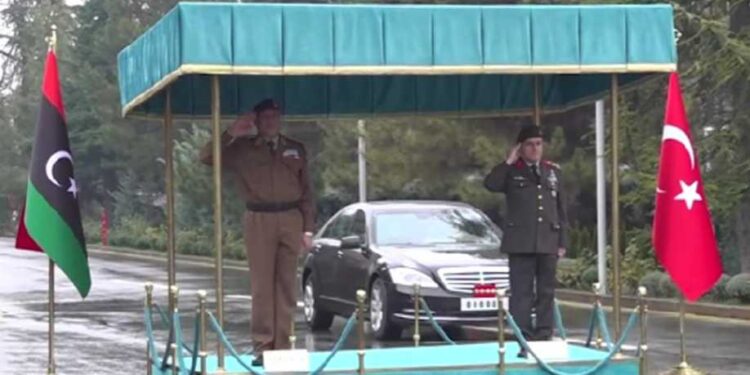 Szef Sztabu Generalnego Libii Mohammed al-Haddad zginął w katastrofie lotniczej w Turcji po wizycie w Ankarze. Samolot zniknął z radarów po nadaniu sygnału alarmowego.