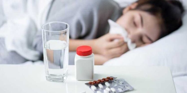Sezon grypy w Europie rozpoczyna się wcześniej. Mutacja wirusa H3N2 podtyp K zwiększa ryzyko zakażeń. Lekarze apelują o szczepienia.