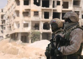 USA przeprowadziły masowe uderzenia na ISIS w Syrii po ataku na amerykańskich żołnierzy, niszcząc ponad 70 celów bojowników i ich infrastrukturę.