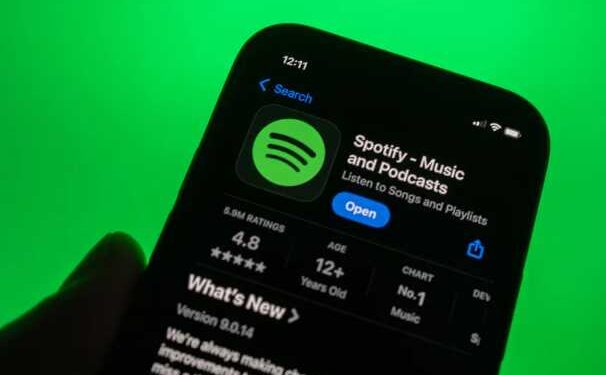 Pirat grupa opublikowała 86 mln plików audio Spotify oraz 256 mln wierszy metadanych; platforma rozpoczęła dochodzenie w sprawie incydentu.