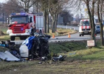 W wypadku drogowym w pobliżu polskiego miasta Brzeg zginęło sześć osób. MSZ potwierdziło śmierć pięciu obywateli Ukrainy w wyniku zderzenia dwóch samochodów.