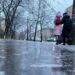 W Polsce ogłoszono pierwszy stopień ostrzeżenia dla 13 województw z powodu gołoledzi, opadów śniegu i śliskich dróg od 29 do 30 grudnia.