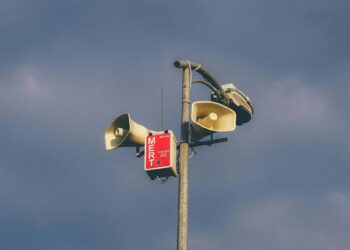 W Lubartowie rozległy się syreny po otrzymaniu informacji o możliwym zagrożeniu z powietrza w związku z rosyjskim atakiem na Ukrainę, alarm został później odwołany.