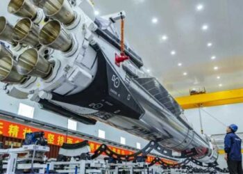 Chińska rakieta Zhuque-3 o masie 11 ton spadła do Oceanu Spokojnego w odległości 2000 km od Nowej Zelandii, jej śledzenie prowadziły USA i UE.