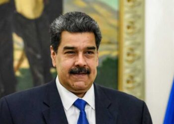 Maduro jest gotowy do negocjacji ze Stanami Zjednoczonymi w sprawie walki z handlem narkotykami, współpracy naftowej oraz migracji w kontekście amerykańskich operacji przeciwko przemytowi.