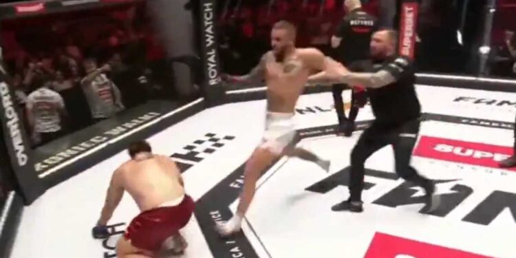 Skandal w Fame MMA 29. Paweł Bomba pokonał Cameraboya, a po walce Scarface kopnął leżącego rywala, wywołując interwencję ochrony.