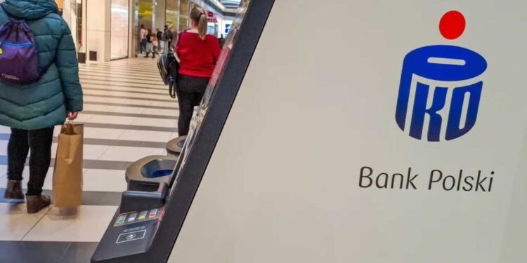 UOKiK nałożył na PKO BP karę 79,3 mln zł za niedozwolone klauzule zmiany oprocentowania kredytów. Bank może odwołać się od decyzji.