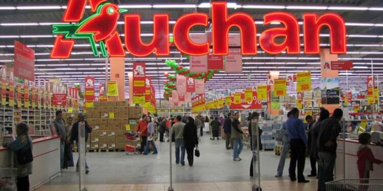 Sieć Auchan przedstawiła wielkanocny katalog: zniżki na czekoladę Lindt, dekoracje Actuel i kawę. Oferty promocyjne obowiązują od 26 lutego do 4 marca 2026 roku.