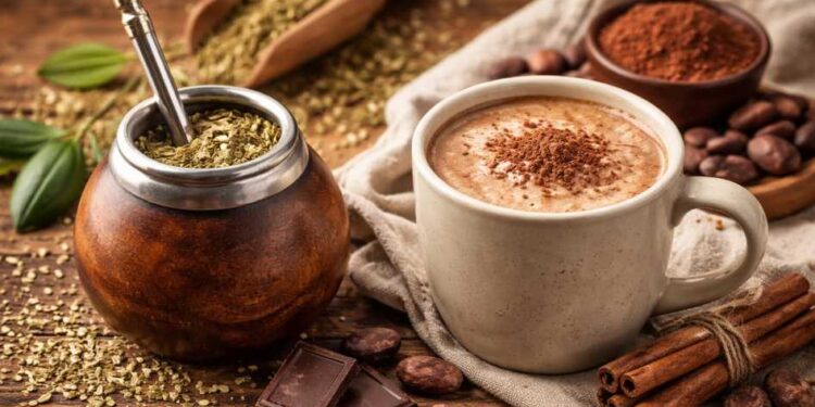Czym zastąpić kawę bez gwałtownych skoków energii: yerba mate i naturalne kakao mogą pobudzać łagodniej i zawierają związki ważne dla pracy mózgu.