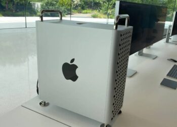 Apple oficjalnie wycofało Mac Pro ze sprzedaży i nie planuje nowych modeli. Profesjonalny segment komputerów stacjonarnych firmy będzie teraz reprezentowany przez Mac Studio.