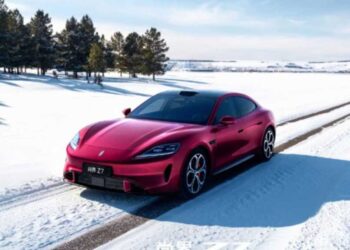 Huawei i SAIC otworzyły przedsprzedaż samochodów elektrycznych Z7 i Z7T: do 905 km zasięgu, 582 KM, ADS 4.1, LiDAR i cena startowa od 228 800 juanów.