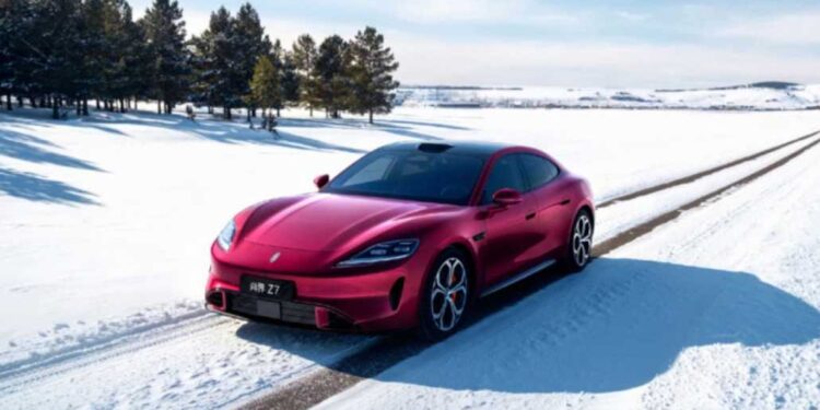 Huawei i SAIC otworzyły przedsprzedaż samochodów elektrycznych Z7 i Z7T: do 905 km zasięgu, 582 KM, ADS 4.1, LiDAR i cena startowa od 228 800 juanów.