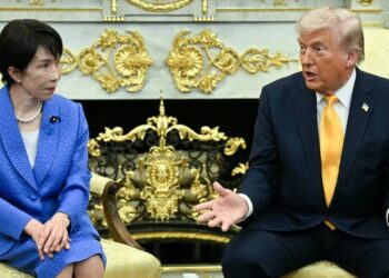 Premier Japonii Sanae Takaichi odmówiła Trumpowi w odpowiedzi na prośbę o skierowanie floty do cieśniny Ormuz, powołując się na ograniczenia konstytucyjne.