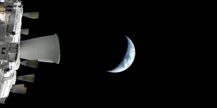 Artemis II pobiła rekord odległości od Ziemi. Orion z czteroosobową crew przeleciał wokół Księżyca, a NASA prowadziła live z kamer na statku.