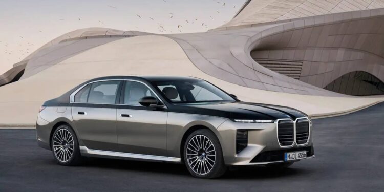 BMW zaprezentowało nową serię 7 z designem w stylu Neue Klasse, wersjami elektrycznymi, ekranem 8K, nowym iDrive oraz opancerzoną odmianą Protection.