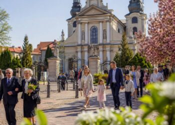 Święta w Polsce 26 kwietnia 2026 roku: kalendarz kościelny, dni międzynarodowe, polskie tradycje, ludowe przysłowia i najważniejsze zakazy tej ciepłej wiosennej niedzieli.