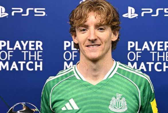 Anthony Gordon blisko Barcelony. Newcastle zaakceptowało ofertę ponad 80 mln euro