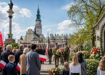 Dowiedz się, jakie święta obchodzone są 3 maja 2026 roku w Polsce: Święto Konstytucji, uroczystość Maryi Królowej Polski, daty międzynarodowe, ludowe przysłowia, tradycje oraz najważniejsze ograniczenia tego dnia.