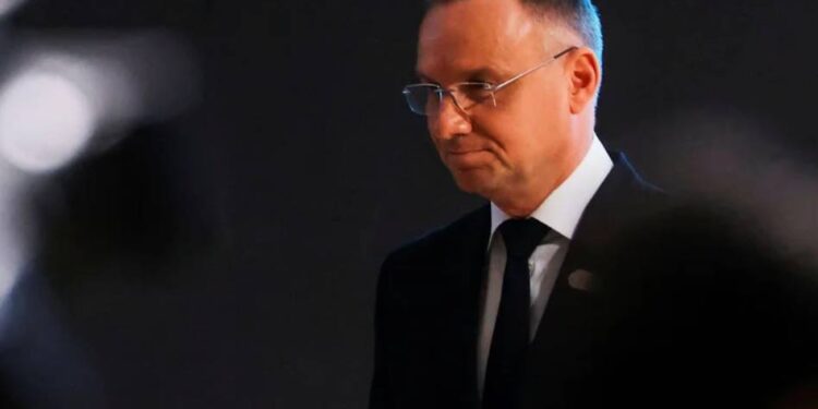 Andrzej Duda skomentował możliwe odebranie Wołodymyrowi Zełenskiemu Orderu Orła Białego. Decyzja w tej sprawie należy do Karola Nawrockiego i kapituły odznaczenia.