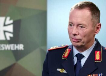 Dowódca Bundeswehry oświadczył, że Rosja może pracować nad rozmieszczeniem urządzenia jądrowego na orbicie, co stanowi zagrożenie dla satelitów i GPS.