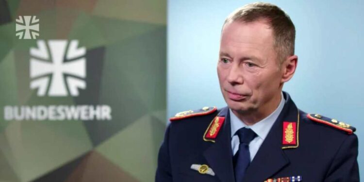 Dowódca Bundeswehry oświadczył, że Rosja może pracować nad rozmieszczeniem urządzenia jądrowego na orbicie, co stanowi zagrożenie dla satelitów i GPS.