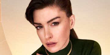 Dowiedz się, jak Anne Hathaway ogłosiła trzecią ciążę: aktorka pokazała zaokrąglony brzuch na Instagramie. Przeczytaj szczegóły o rodzinie i reakcji jej fanów już teraz.