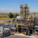 Dowiedz się, jak w USA uruchomiono pierwszy zakład produkujący paliwo lotnicze z CO₂: technologia, surowce i korzyści dla lotnictwa. Przeczytaj szczegóły startu AirPlant One oraz wpływu na rynek SAF.