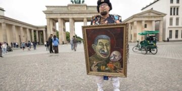 W polskiej Białej Podlaskiej zastrzelono rosyjskiego artystę Siemiona Skrepieckiego, znanego z karykatur Putina. Policja szuka napastnika.